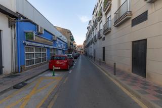 Local Comercial a Calle sevilla 36. Local comercial junto centro de salud de armilla