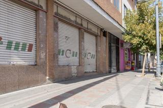 Local commercial  Avenida sierra nevada