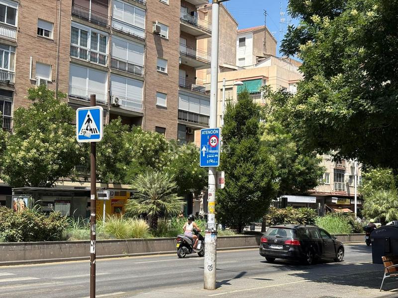 Foto ce01f819-9720-4393-9a6a-5faaca5744dd. Miete geschäftsraum in azorin 3 in Camino de Ronda Granada