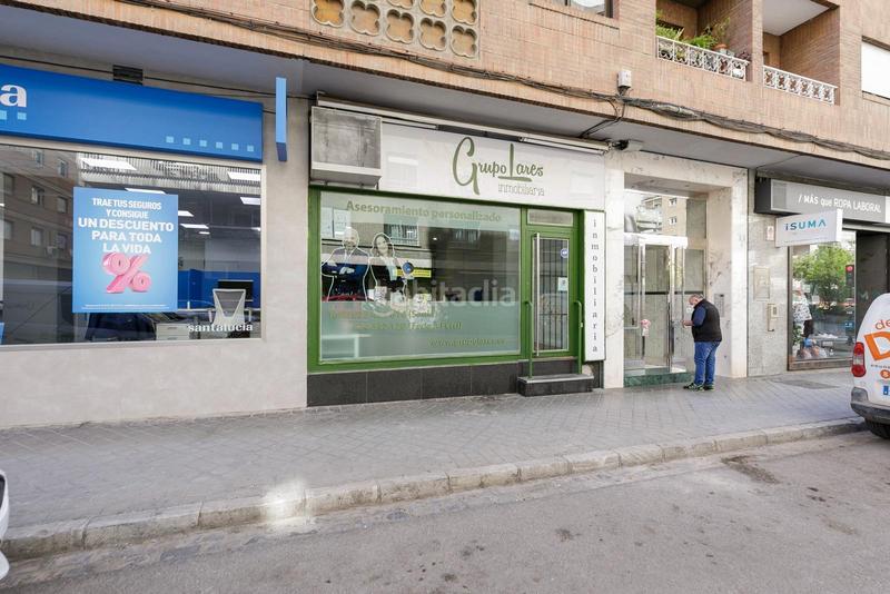 Foto 472820cb-1077-4d80-9734-010262a0ca0d. Rent business premise in azorin 3 in Camino de Ronda Granada