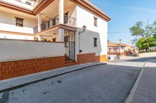Appartement à Calle calle rio darro 2. Oportunidad primera vivienda en la zubia, a pocos minutos  de gr
