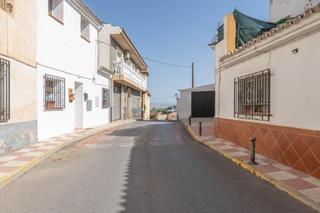 Haus in Calle aire 4. Casa en  otura haciendo esquina 100 metros en planta baja