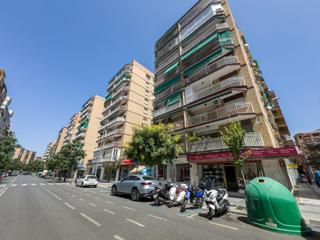Pis a Calle palencia 11. Piso reformado con aparcamiento incluido en vergeles.