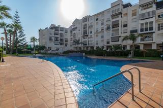 Appartement à Avenida avenida andalucia 6. 6. Salobreñapiso junto a la playa. tres dormitorios,dos baños y gar