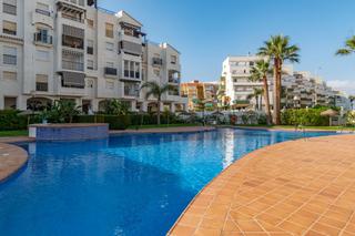 Piso en Avenida avenida andalucia 6. 6. Salobreñapiso junto a la playa. tres dormitorios,dos baños y gar