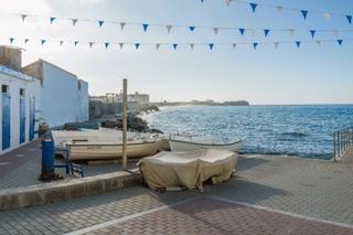 Casa a La Caleta - La Guardia. Magnífica casa con 3 apartamentos con licencia de alquiler turís