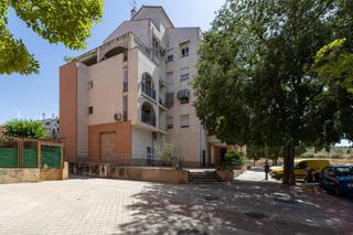 Attique  Calle maria de maeztu. !!fantástica vivienda ático en urbanizacion con piscina y garaje