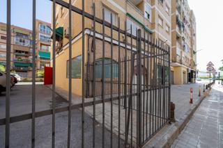 Local Comercial en Calle SANTA ROSALIA