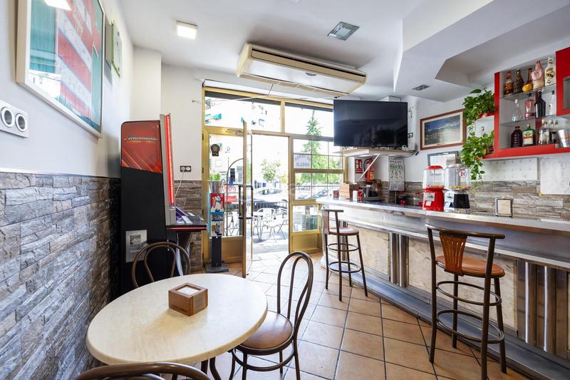 Foto c8327d32-e139-4181-bc34-563be2809d78. Geschäftsraum in Barrio de Zaidín Granada