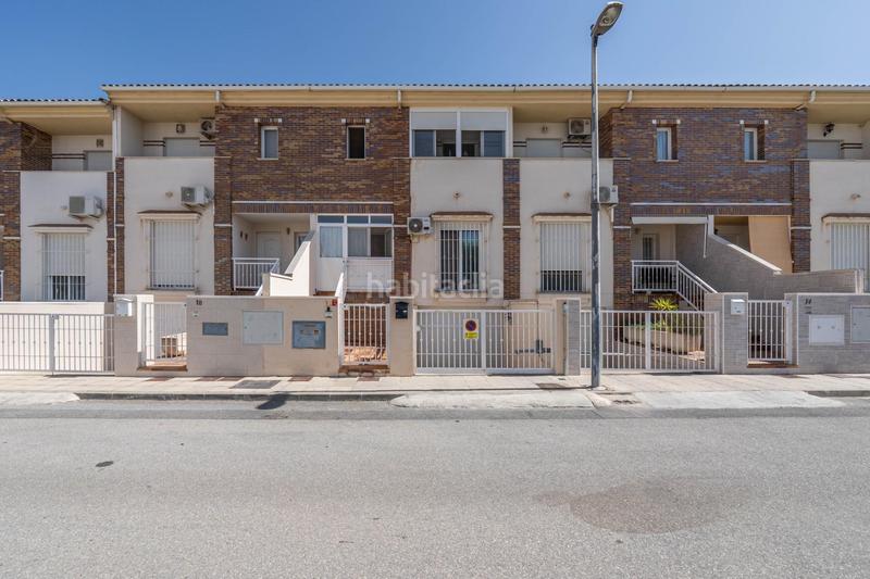 Foto e7952070-aa27-43c0-8b69-84048f299eb1. Casa adosada atractivo adosado en Belicena con patio, garaje y piscina comunitaria en Vegas del Genil