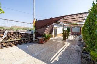 Chalet à Darro. !! fantástica finca de recreo a 20 minutos de granada !!