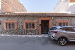 Casa en Avda. De los Ogíjares