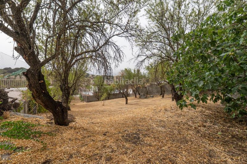 Foto bd87fd1f-8dce-4b7b-a00b-7044b3b8313b. Chalet en camino de la barrera (far) 58 el Fargue 2000 metros de parcela segregable con chalet de 178m en tres plantas mas nave de 90 metros en Granada
