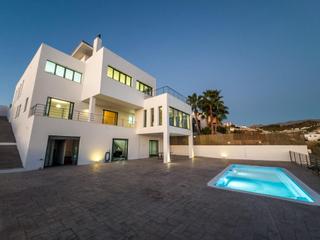 Xalet a Calle cenes de la vega 31. Chalet minimalista de diseño moderno en venta en la zubia.