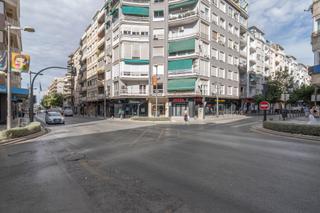 Appartement  Calle pedro antonio de alarcon. Amplísima vivienda al lado de recogidas