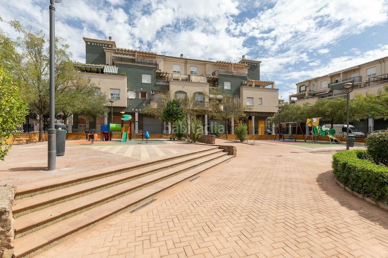 Foto 4a0623fe-ca03-4f9f-879c-918b3e6d7a54. Local comercial a calle de comares 34 a Atarfe