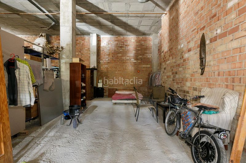 Foto b82e234d-4a4e-4283-9a53-bf53ff28971f. Local comercial a calle de comares 34 a Atarfe