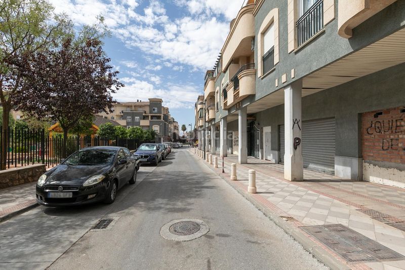 Foto d5bf17b7-37ac-433d-8077-e014a127094b. Local comercial a calle de comares 34 a Atarfe