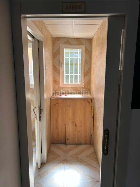 Foto 162a2083-d626-4809-9b00-45fac6fb6953. Location local commercial dans calle ramón y cajal 9 dans Granada