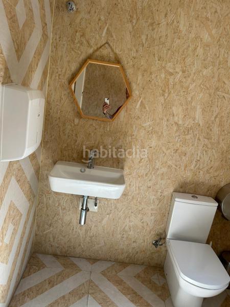 Foto d3106278-985a-46b2-b1c2-dce559fda948. Location local commercial dans calle ramón y cajal 9 dans Granada