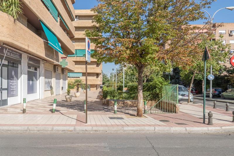 Foto b8b7c9c3-a236-4986-bf2c-c5102554adf3. Aparcament cotxe a Fígares Granada