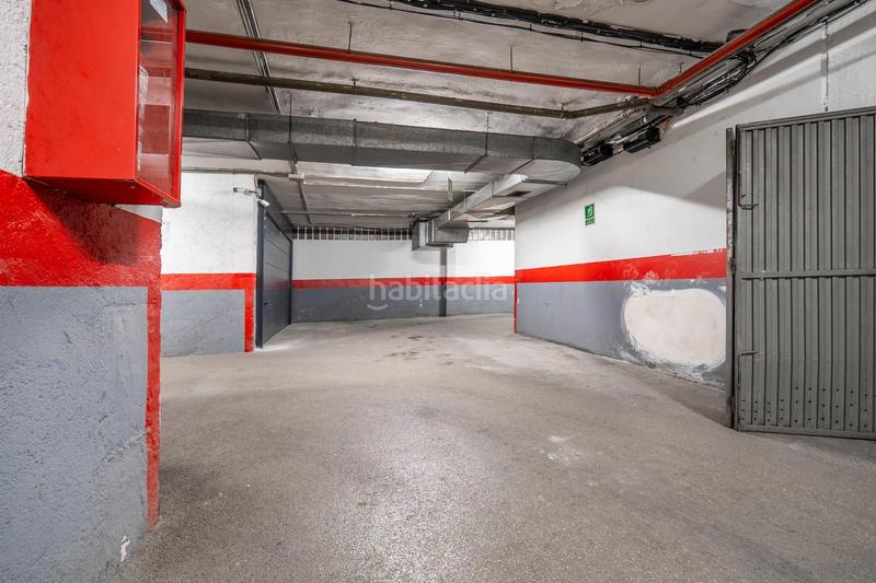 Foto f1823510-0e91-4fdb-be91-a269c1210bed. Aparcament cotxe a Fígares Granada