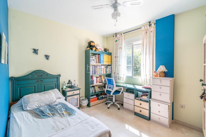 Foto 14286d10-0a60-4cde-b81e-c30675129236. Chalet mit heizung parking pool in La Zubia Ciudad Zubia (La)