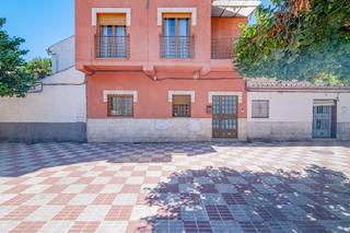 Maison jumelée à Barrio de Zaidín. Casoplon en el zaidin