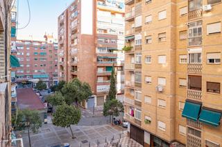 Pis a Barrio de Zaidín. Amplio y luminoso piso en los vergeles, granada