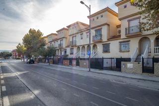 Casa adossada  Blas infante. Amplio adosado en cullar vega  ideal para familias