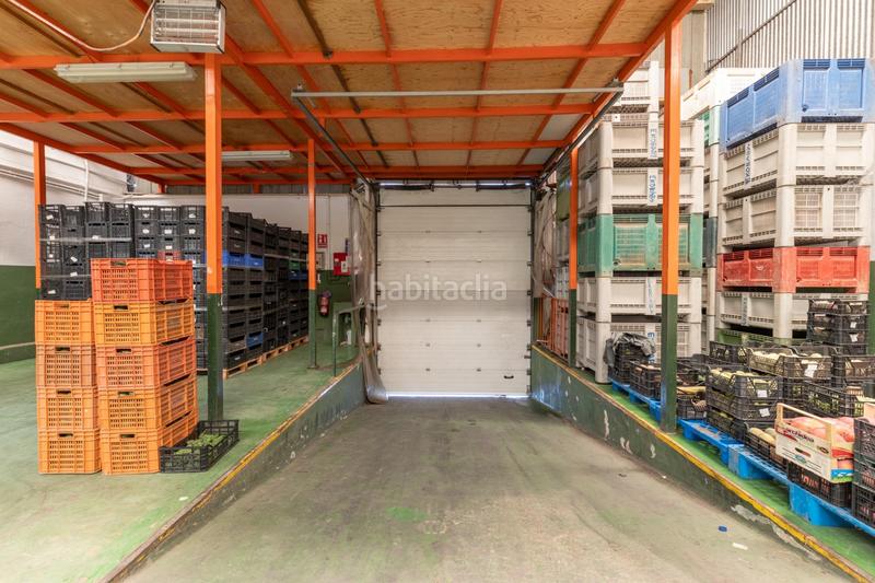 Foto 49b3b9f5-6a48-450e-9fa0-2cda5fed2d7f. Bâtiment à usage industriel dans Almuñecar centro Almuñécar