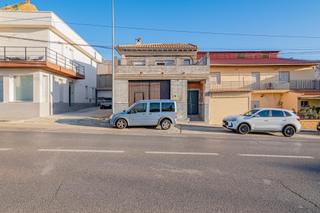 Maison  Carretera de granada. Se vende amplia casa de dos plantas en purullena