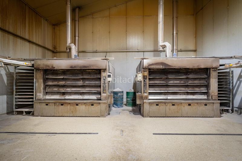 Foto c0be6294-a302-49b3-a0d5-8d77c5a1fe2c. Bâtiment à usage industriel dans Alfacar