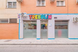 Local Comercial a Calle alhambra 2. Local comercial en zona de máximo crecimiento  santa fe