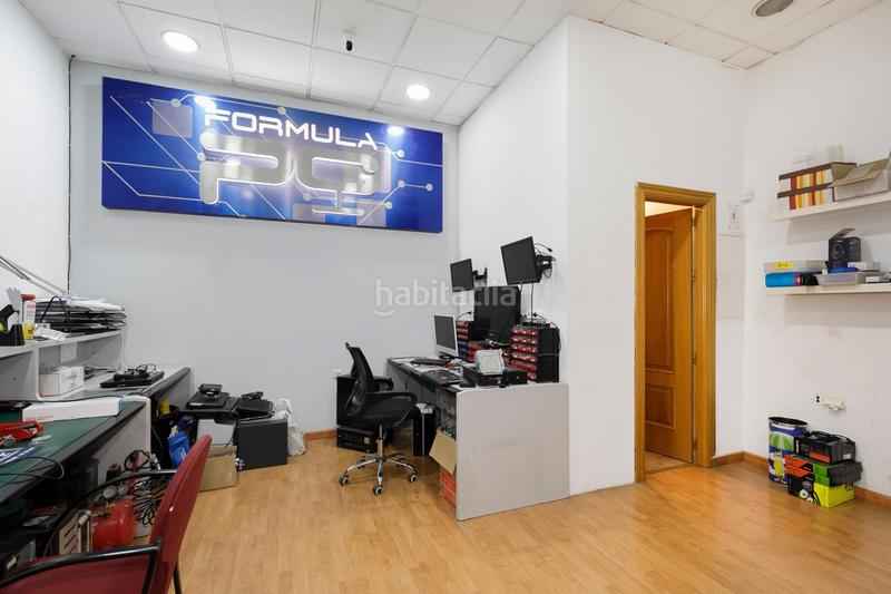 Foto 6ef68bb2-6fcb-4896-8406-f3488b1a3a54. Alquiler local comercial fantastica oportunidad de traspaso !!!! en Granada