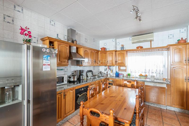 Foto a52c4b63-3ab5-4a84-ba3d-583394ff998c. Casa con parcheggio piscina in Atarfe