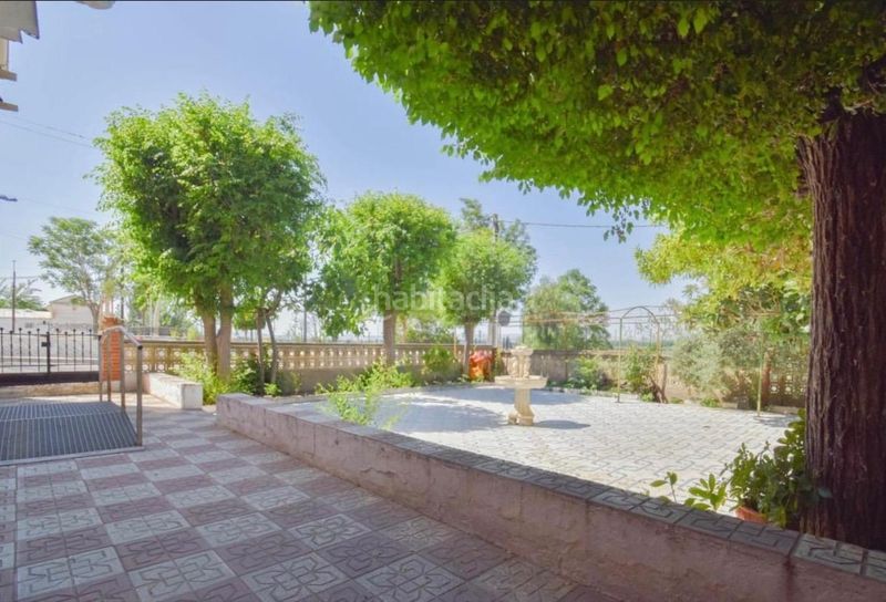 Foto 6aae33e3-2714-4101-bc74-66a30116996e. Casa amb aparcament a Atarfe