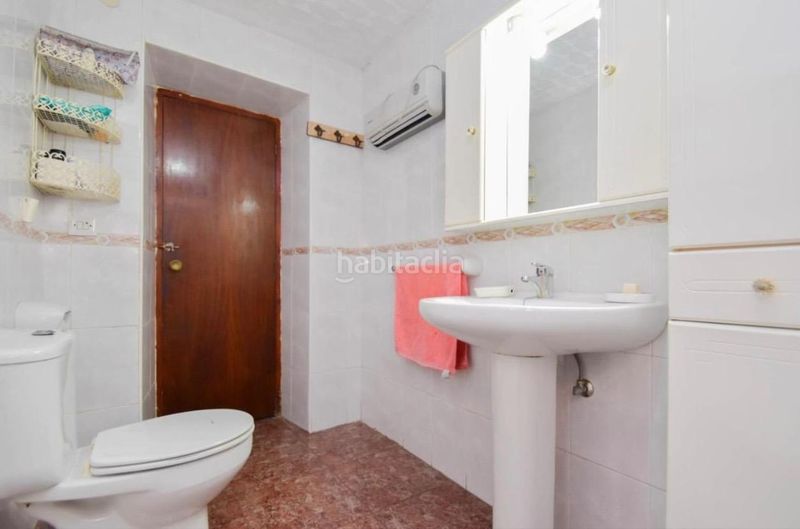 Foto 6d8a5e66-972d-4a3f-a1c9-9a0c538e8e08. Casa amb aparcament a Atarfe