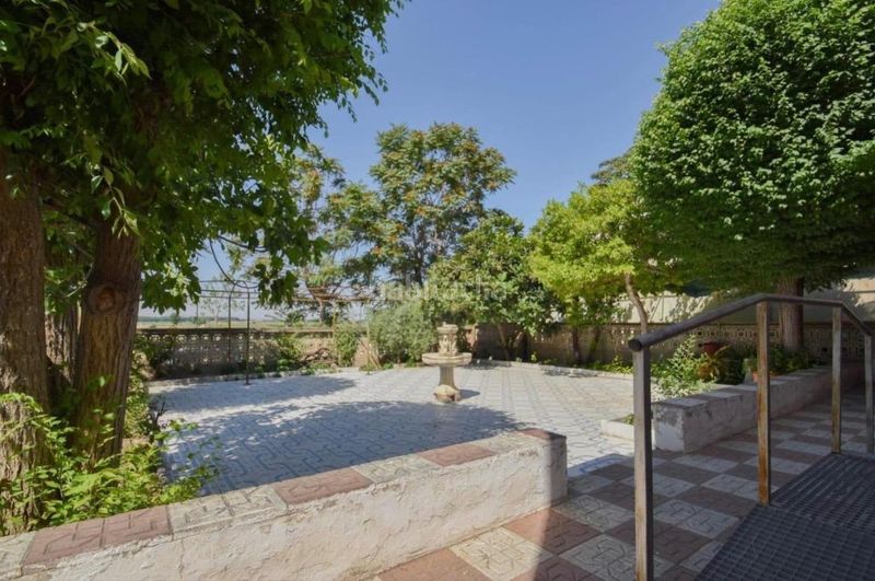 Foto 6f500e31-d74f-4d8c-9477-104e44f0be7f. Casa amb aparcament a Atarfe