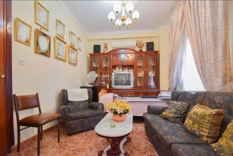 Foto e1e421f8-db36-4ca8-a306-f7d64d8fb9b3. Casa amb aparcament a Atarfe