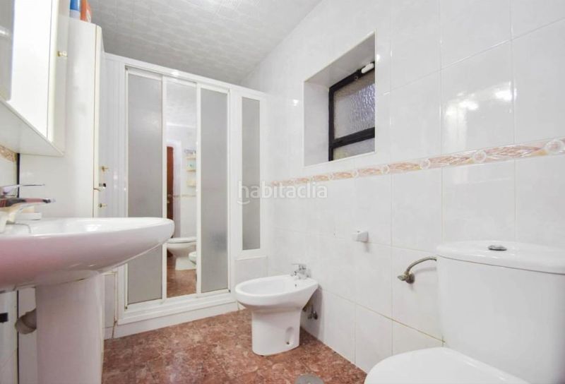 Foto e3b2719b-2f0c-4510-9794-503eb2c6a67e. Casa amb aparcament a Atarfe