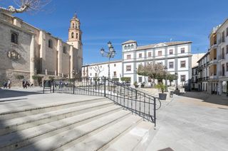 Edificio en Calle dolores 12. Venta de edificio en baza