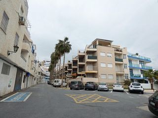Piso  Calle almeria. Exclusiva vivienda a tan solo 50 metros del mar