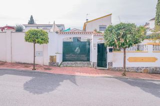 Xalet  Jupiter ur.monteluz. Chalet independiente con piscina y parcela en monteluz