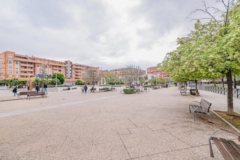 Foto 19db4b35-47f3-486b-906d-e139710fbc90. Local comercial a Plaza de Toros Granada