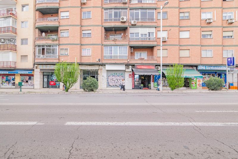 Foto 45a0fdd1-9b07-4f6d-b355-9513c58ac903. Local comercial a Plaza de Toros Granada