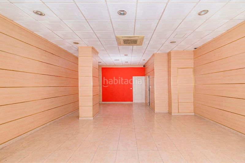 Foto a056332c-3822-4e61-8e6d-62ef7f54ba3d. Local comercial a Plaza de Toros Granada