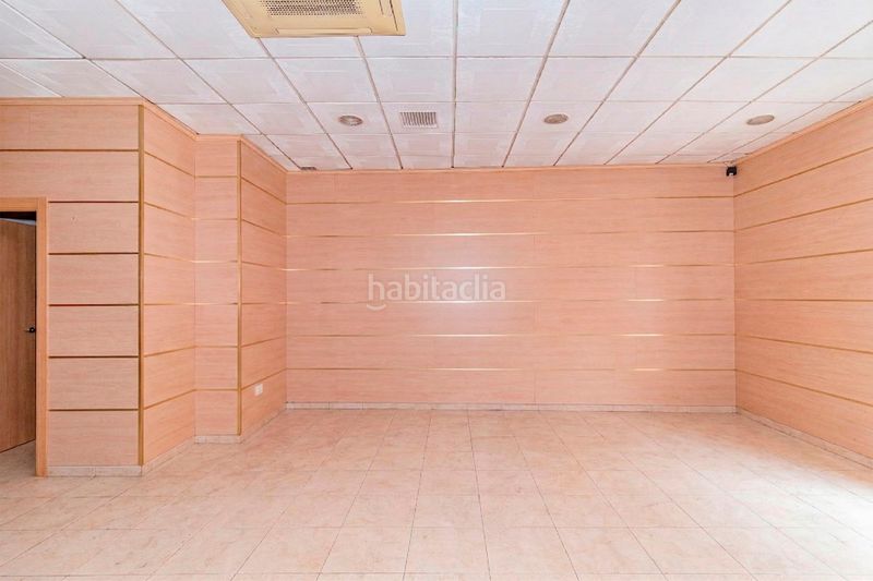 Foto e7dba8fb-3cb7-46f1-9c66-79e3b2d27d15. Local comercial a Plaza de Toros Granada