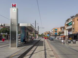 Flat  Plaza de poniente 2. Piso de 3 dorm. en armilla frente al ayuntamiento y metro. segun