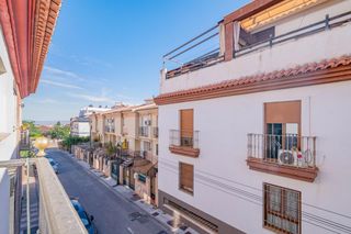 Flat  Calle cruz de mayo. Piso en venta en ogíjares  zona tranquila y excelente ubicación